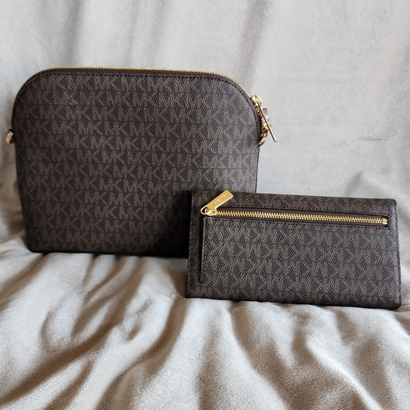 MICHAEL KORS Crossbody Bag & Wallet - Picture 3 of 11